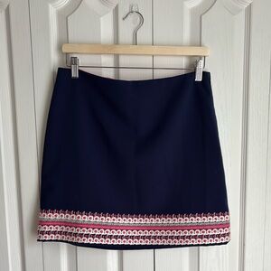 Vineyard Vines Nautical Navy Crepe Embroidered Hem Skirt. Size 4